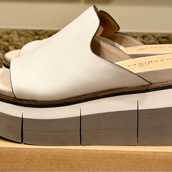 Naked Feet Women's Cream and Gray Platform Slides - Picture 3 of 9